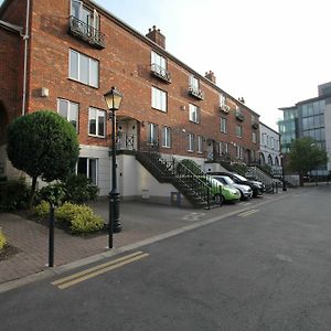 Docklands Self Catering Apartment Дъблин Exterior photo