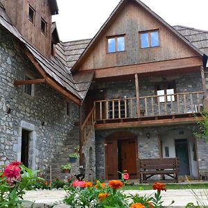 Shpella Guesthouse Тет Exterior photo