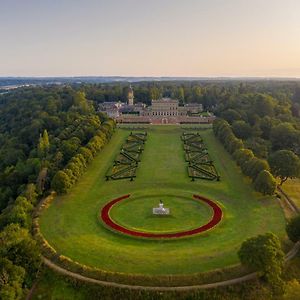 Cliveden House - An Iconic Luxury Hotel Мейдънхед Exterior photo