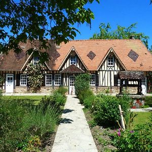 Le Clos Sainte Helene Bed & Breakfast Glos-sur-Risle Exterior photo