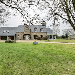 Le Bouddha Du Lac Bed & Breakfast Saint-Germain-de-Tallevende Exterior photo