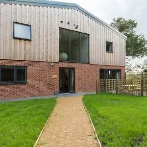 Oak & Hazel, Heath Row Barn Apartment Оувъртън Exterior photo