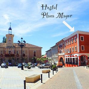 Hostal Plaza Mayor Hotel Карион де лос Кондес Exterior photo