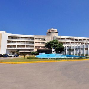 Hotel Cubanacan Comodoro Хавана Exterior photo