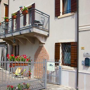 La Finestra Sul Castello Hotel Соаве Exterior photo