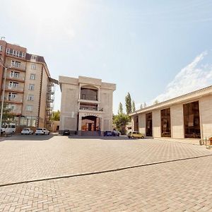 Classic Hotel Ош Exterior photo