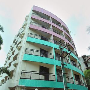 Oyo 17116 Lng Hospitality Hotel Бангалор Exterior photo