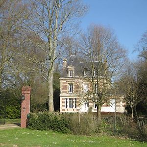 Chateau De Launay Bed & Breakfast Méry-Corbon Exterior photo