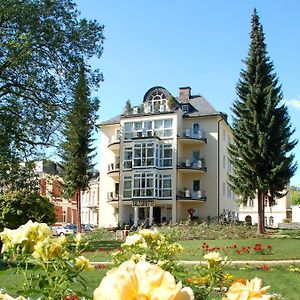 Ferienwohnungen Rosengarten Бад Елстер Room photo