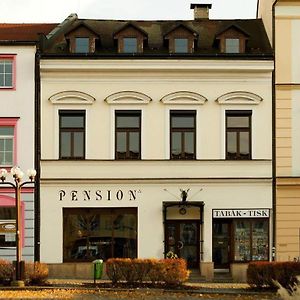 Pension Na Starem Namesti Hotel Рихнов над Кнежноу Exterior photo