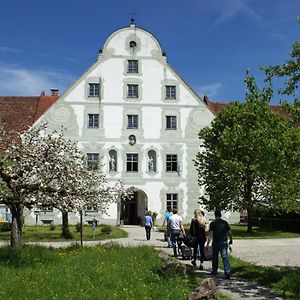 Zentrum Fuer Umwelt Und Kultur - Gaestehaus Und Jugendbildungseinrichtung Im Maierhof Hotel Бенедиктбойерн Exterior photo