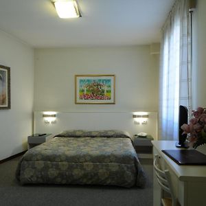 Hotel Cristallo Конеляно Room photo