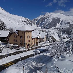 Sust Lodge Am Gotthard Оспентал Exterior photo