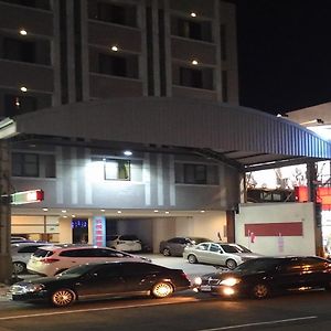 欣悅 商務 旅店 Hotel Туфен Exterior photo