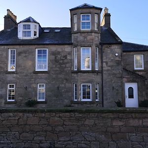 Hay Lodge Неърн Exterior photo