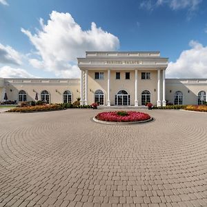 Parisel Palace Centrum Konferencyjno-Wypoczynkowe Klimki Pod Lukowem Hotel Exterior photo