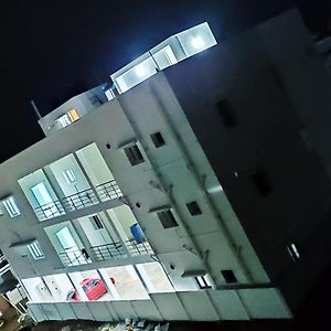 Shri Sai Apartment Ac Mettuppālaiyam Exterior photo