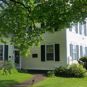 Strong House Inn Vergennes Exterior photo