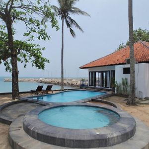 Bintang Laut Resort Аниър Exterior photo