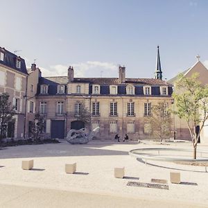 La Maison De La Liberte Suite Jeanne Barret Поатие Exterior photo