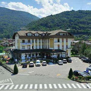 Hotel Rezia Valtellina Морбеньо Exterior photo