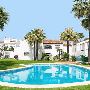 Holiday Home Villas De Madrid By Interhome Естепона Exterior photo