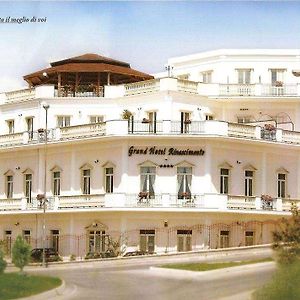 Grand Hotel Rinascimento Кампобасо Exterior photo