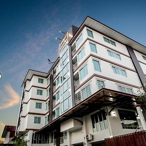 Winner Sriracha Serviced Apartment Си Рача Exterior photo